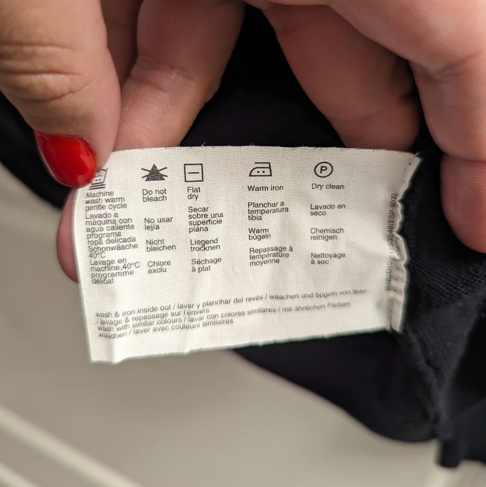 🎉3/$50🎉 ESPRIT Long Sleeve V-Neck Sweater - Picture 6 of 8